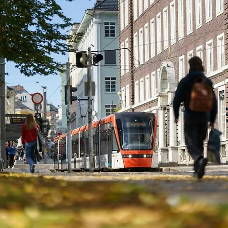 Dinbnb I Experience I 650m To Bryggen I Shared Patio Apartment *